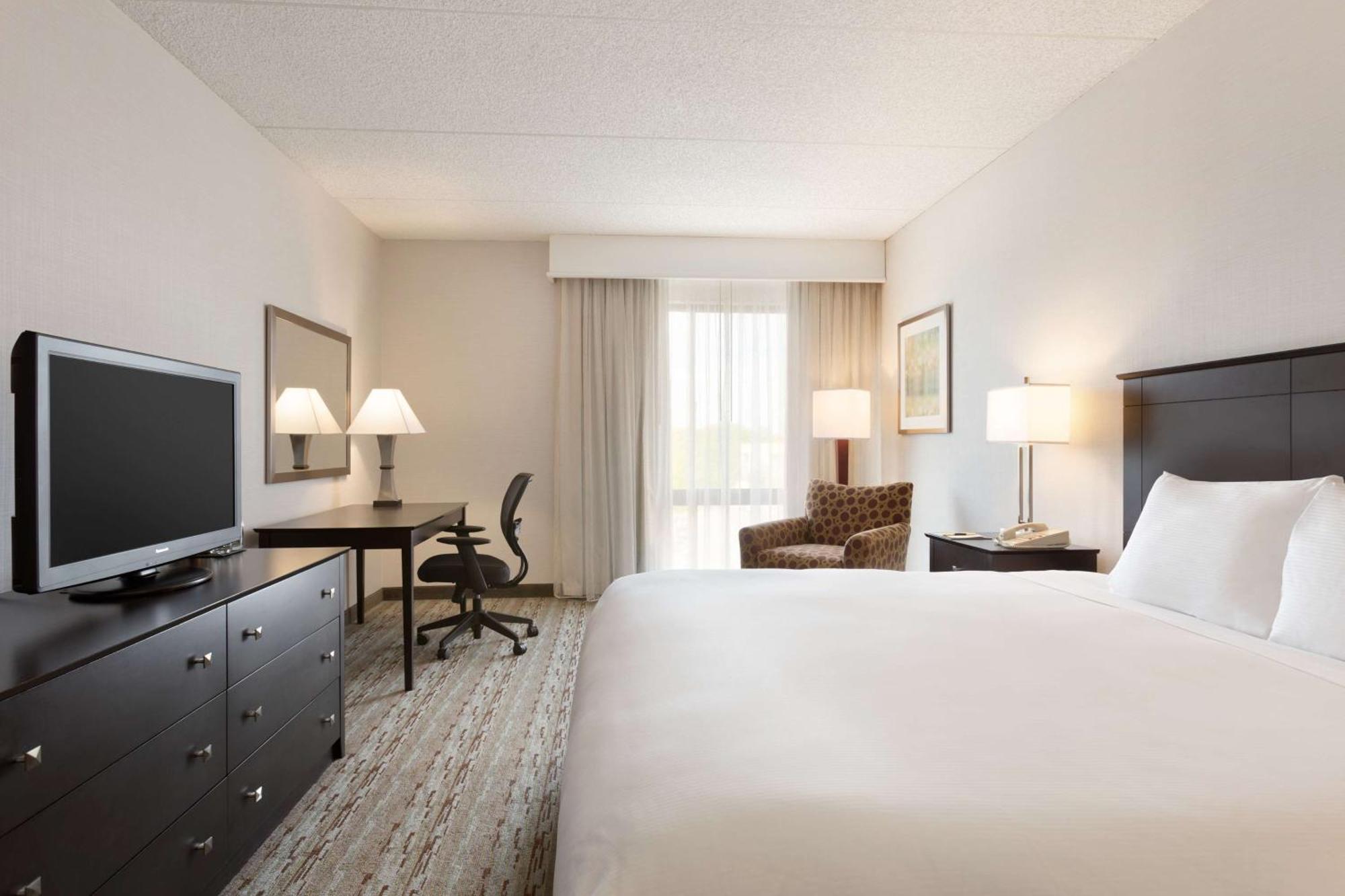 Doubletree By Hilton Bradley International Airport Hotel Windsor Locks Esterno foto