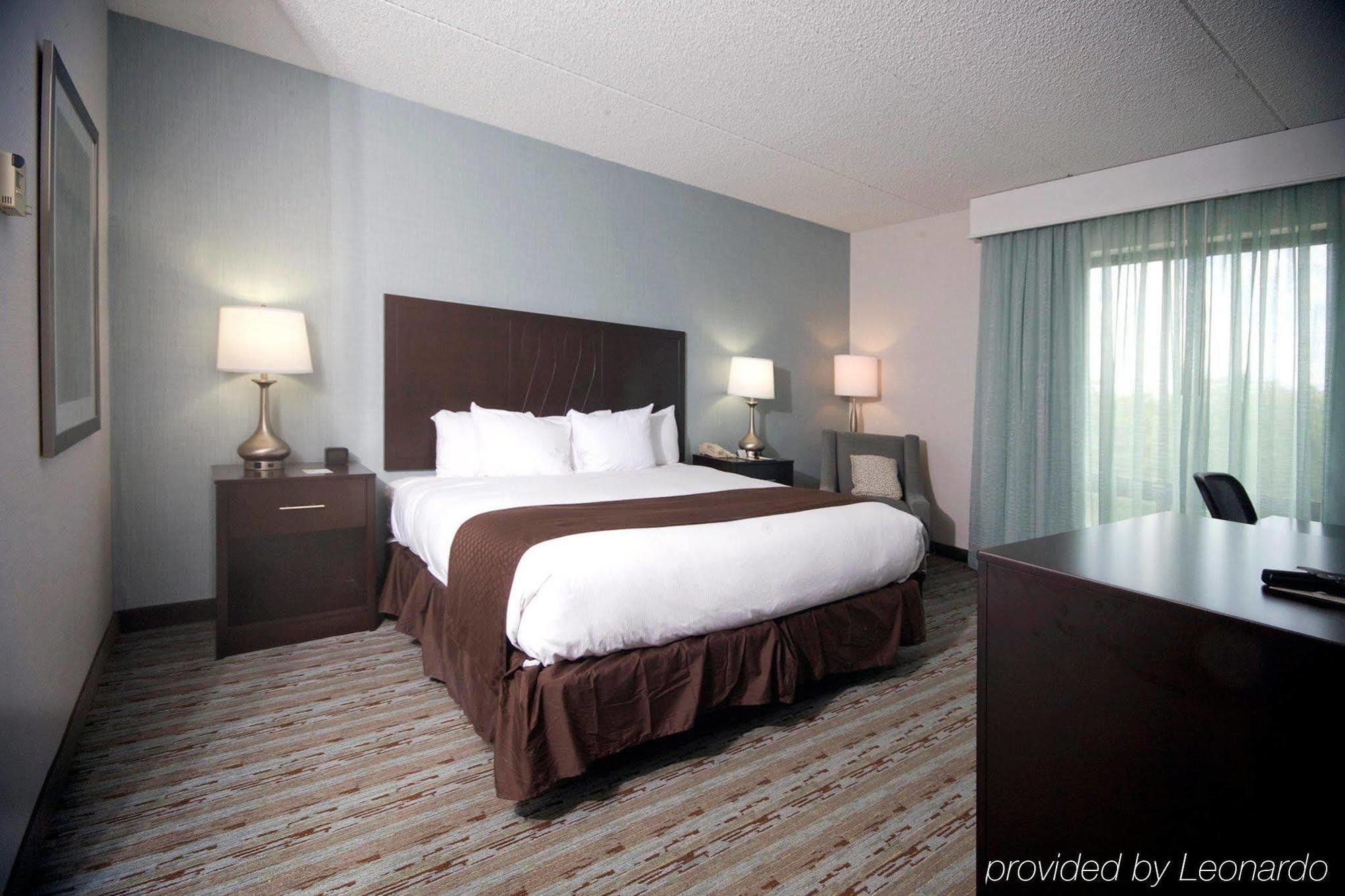 Doubletree By Hilton Bradley International Airport Hotel Windsor Locks Esterno foto