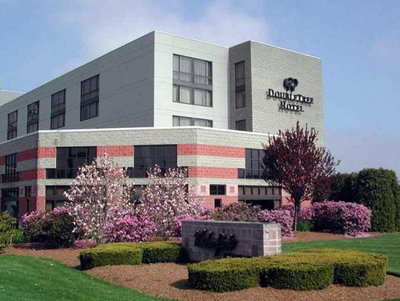 Doubletree By Hilton Bradley International Airport Hotel Windsor Locks Esterno foto